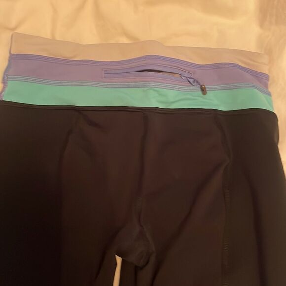 Soul Cycle cropped lululemon leggings - Picture 5 of 7